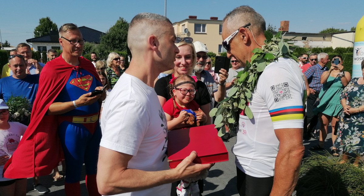 Na zdjęciu bohater Grzegorz Federowicz z bohaterką Alicją Bartkowiak
