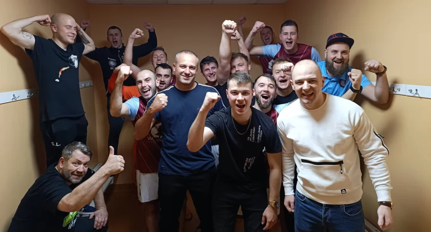 Na zdjęciu zwycięska drużyna KP Dexon Września 