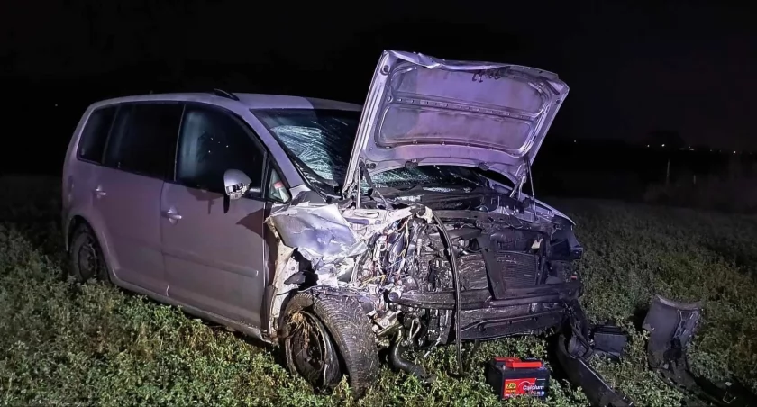 fot. OSP Miłosław. Na zdjęciu jeden z uszkodzonych pojazdów 