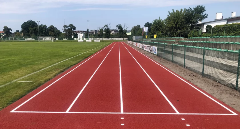 Na zdjęciu podobna bieżnia we Wrześni przy ul. Kosynierów 