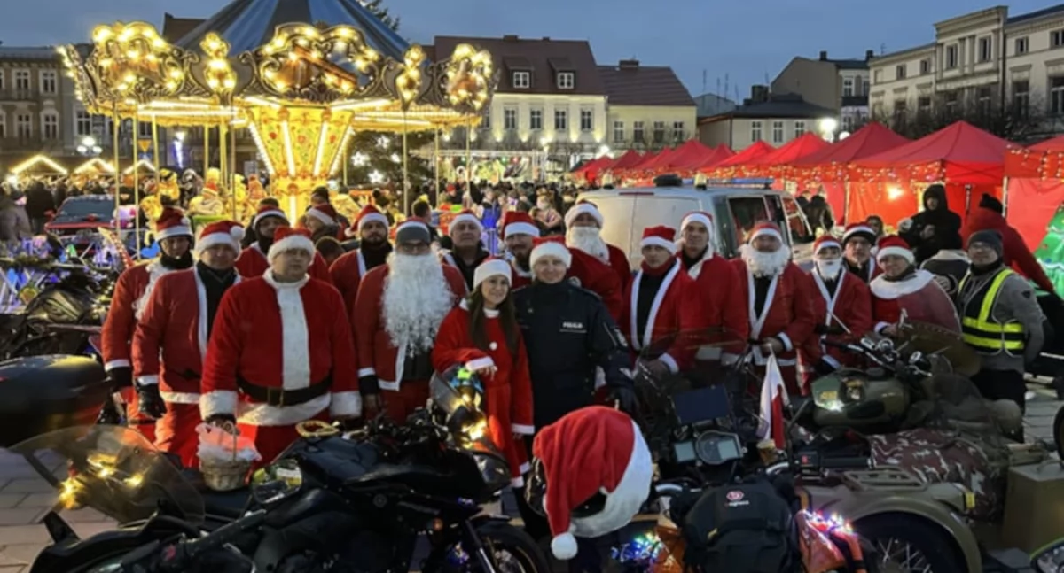 Spotkania , Mikołaje wrzesińskim rynku zdjecia) - zdjęcie, fotografia