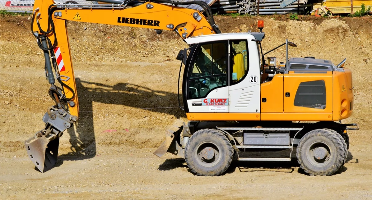 Biznes i finanse , Diagnostyka usuwanie usterek układach hydraulicznych maszyn budowlanych - zdjęcie, fotografia