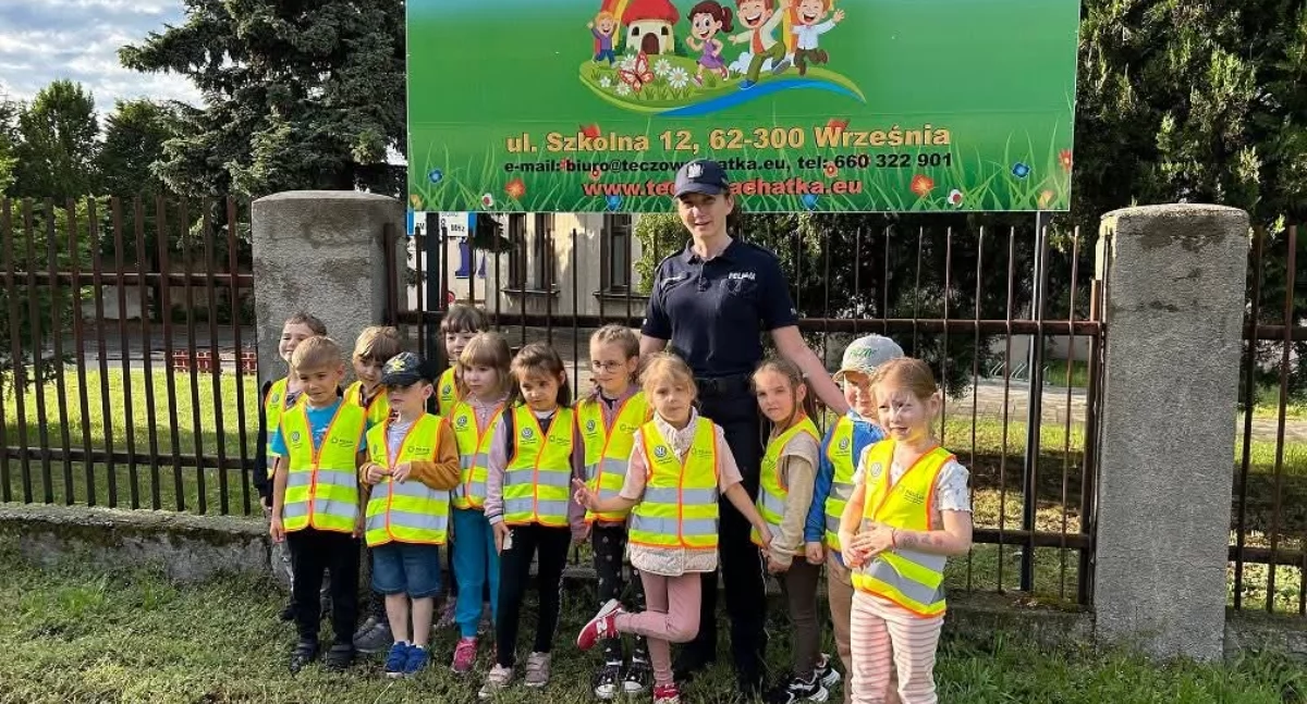 Atrakcje , Wrzesińskie przedszkolaki spędziły komendzie! (zdjęcia) - zdjęcie, fotografia