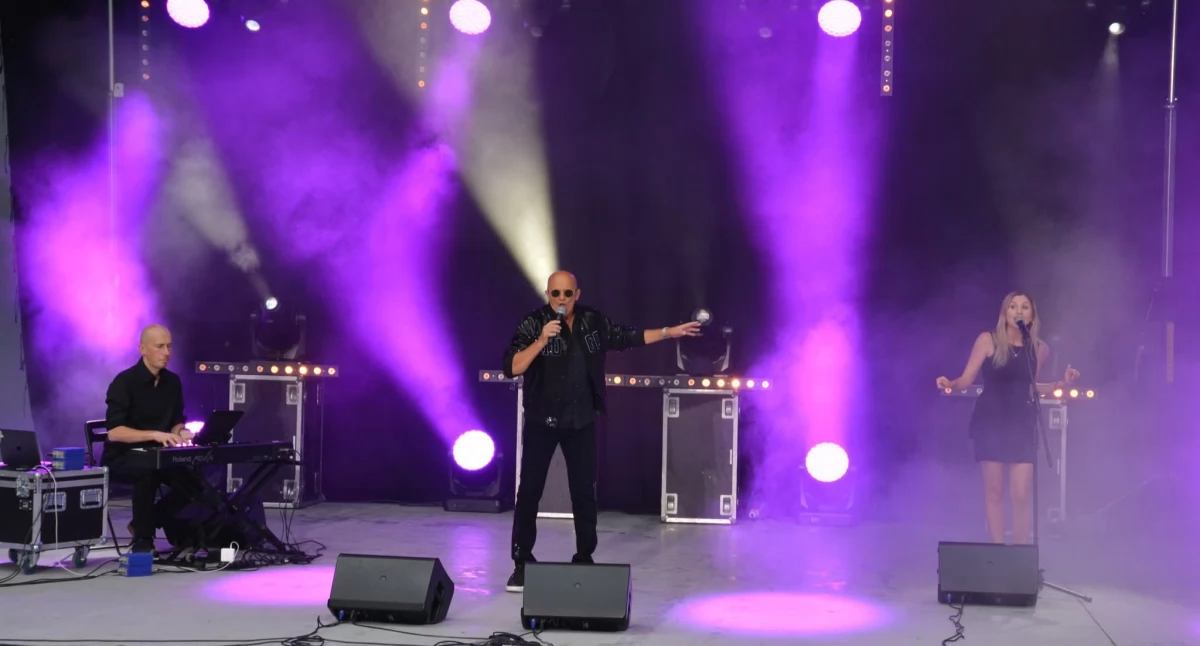 Koncerty , Koncert Roberta Rozmusa wrzesińskim amfiteatrze (zdjęcia) - zdjęcie, fotografia