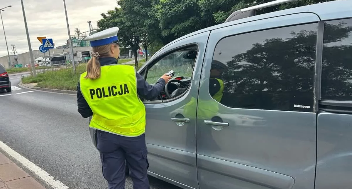Kronika policyjna, Dwóch młodych kierowców straciło prawko staną przed sądem - zdjęcie, fotografia