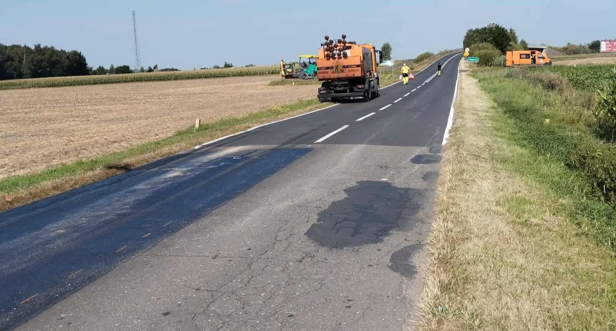 Komunikaty , Uwaga kierowcy! Trwają prace drodze powiatowej - zdjęcie, fotografia