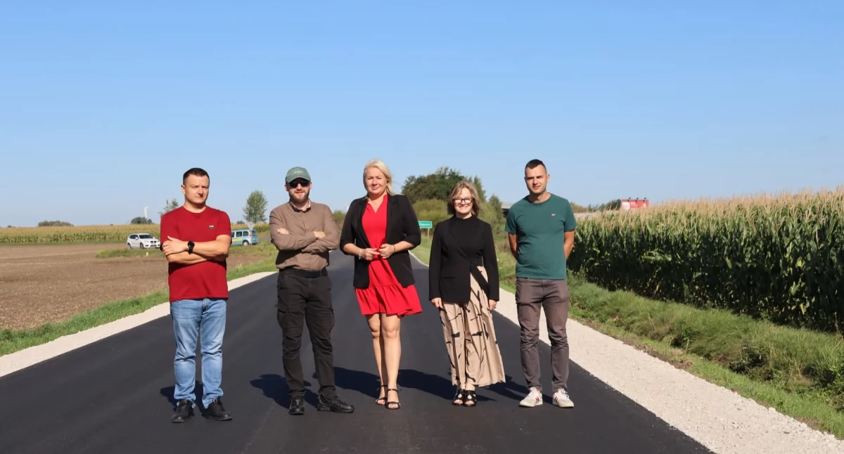 Inwestycje, Przebudowana droga powiatowa gotowa - zdjęcie, fotografia
