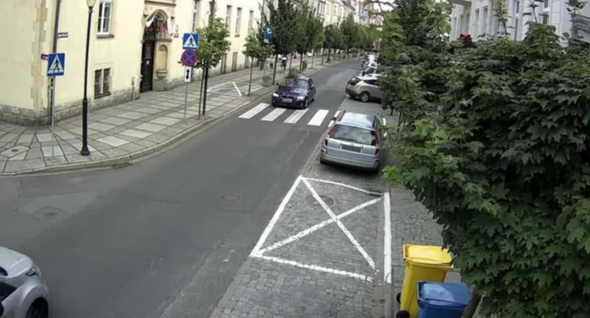 Kronika policyjna, Kierowca jechał prąd centrum Wrześni - zdjęcie, fotografia