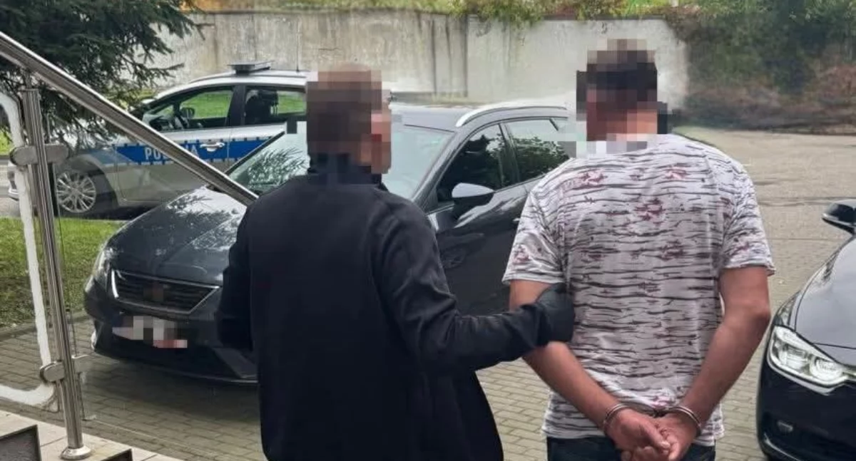Kronika policyjna, Zatrzymany przez policję cudzoziemiec przekazany Straży Granicznej - zdjęcie, fotografia