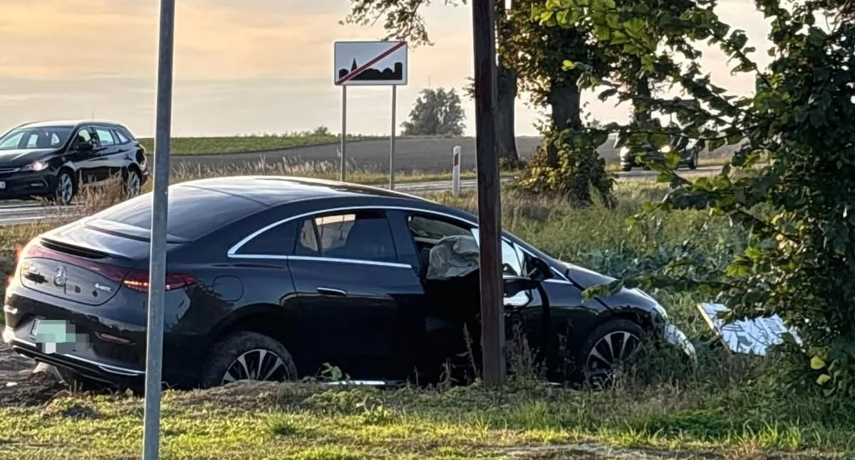 Kronika policyjna, Zdarzenie drogowe Niechanowie - zdjęcie, fotografia