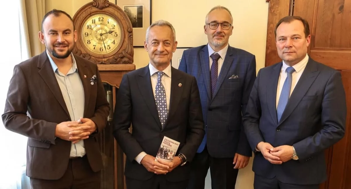Projekty , Sztandar Pułku Piechoty Wrześni zostanie odrestaurowany - zdjęcie, fotografia