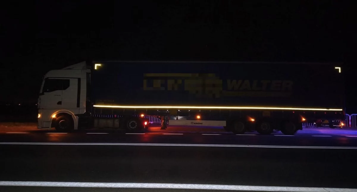 Kronika policyjna, Pijany mężczyzna stwarzał śmiertelne zagrożenie drodze ekspresowej - zdjęcie, fotografia