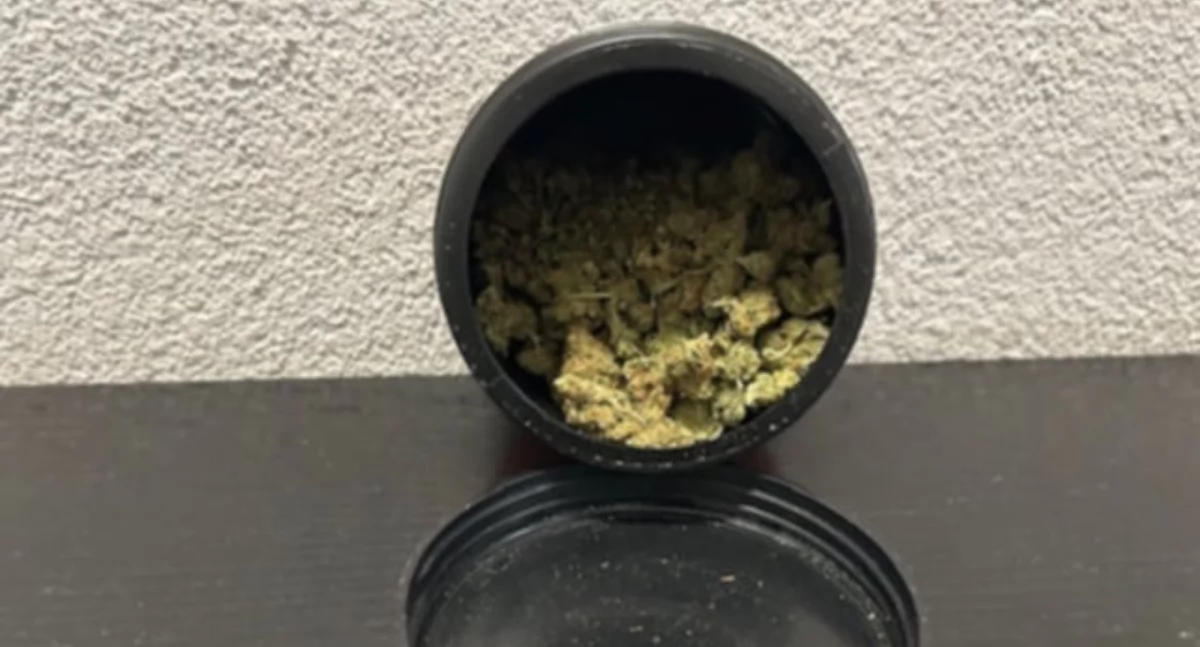 Kronika policyjna, Mefedron aucie marihuana latek zatrzymany! - zdjęcie, fotografia