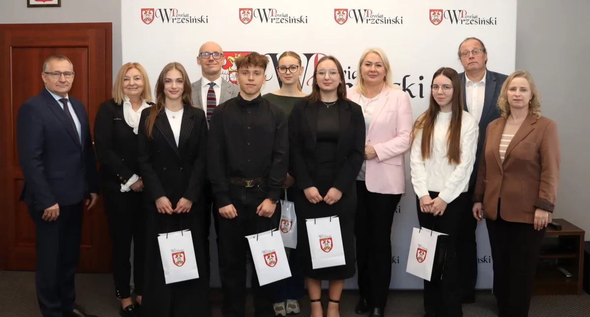 Spotkania , Stypendium Prezesa Ministrów przyznane - zdjęcie, fotografia