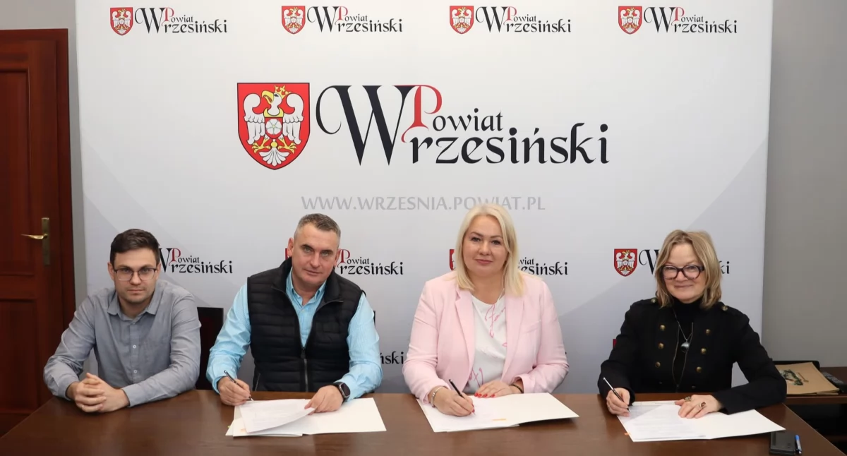 Inwestycje, ścieżki pieszo rowerowe powiecie - zdjęcie, fotografia