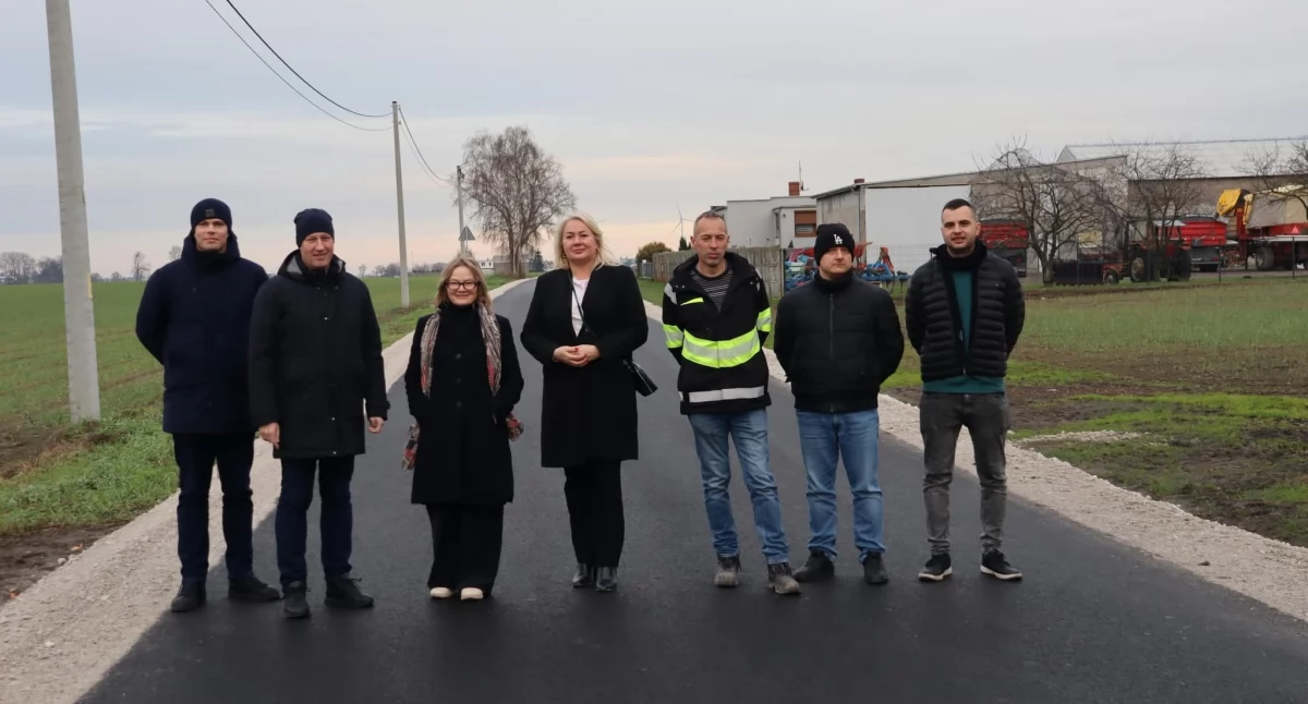 Inwestycje, Kolejny odcinek drogi powiatowej gotowy - zdjęcie, fotografia