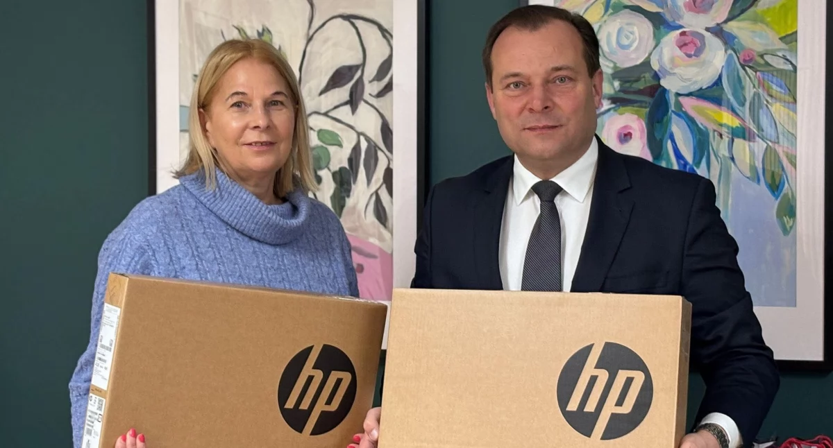 Edukacja, laptopów tabletów trafiło szkół Gminie Września - zdjęcie, fotografia