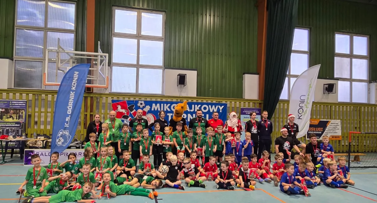 Piłka nożna, Kolejny turniej Skrzatów Dziewczyn Victorii Września - zdjęcie, fotografia