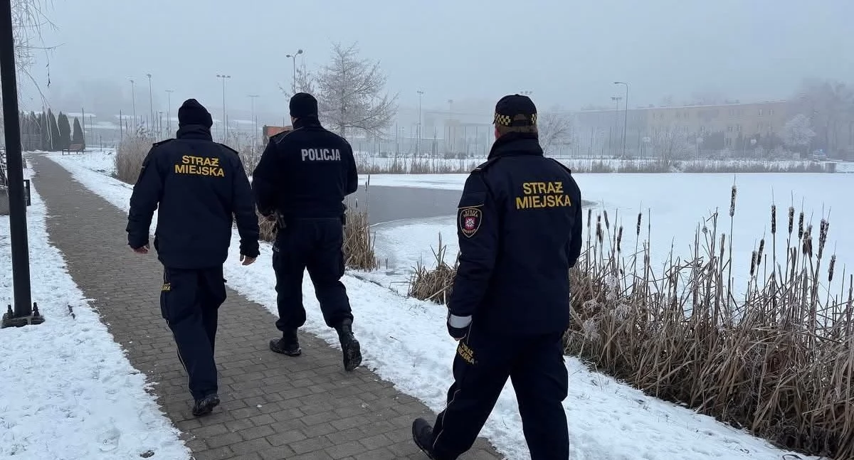 Prewencja/Profilaktyka , Uwaga zamarznięte zbiorniki wrzesińskiej policji - zdjęcie, fotografia