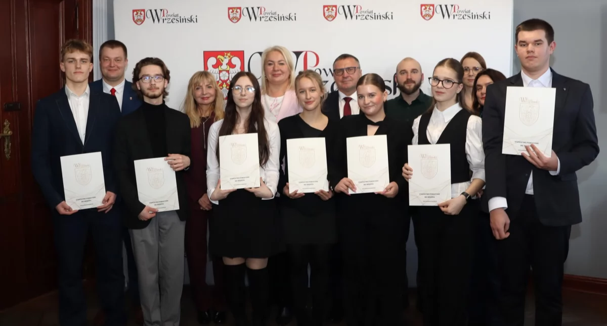 Edukacja, Sesja Młodzieżowej Powiatu Wrzesińskiego - zdjęcie, fotografia