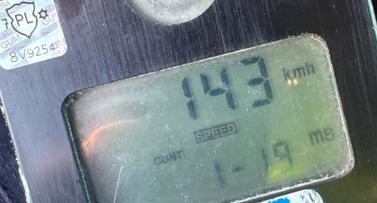 Kronika policyjna, Pędził 143km/h Nadarzycach! Stracił prawo jazdy - zdjęcie, fotografia
