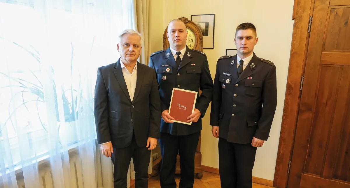 Pożary, straż pożarna, pojazd Węgierki - zdjęcie, fotografia