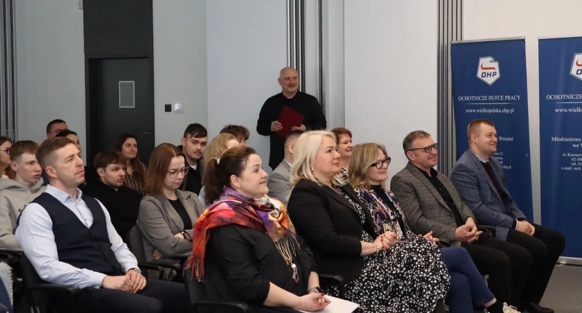 Spotkania , absolwenci rynku pracy konferencja Grzymysławicach - zdjęcie, fotografia