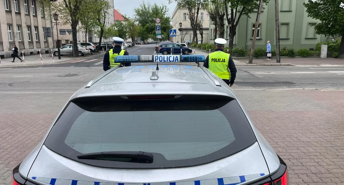 Kronika policyjna, Obywatelskie ujęcie nietrzeźwego kierującego Gnieźnie - zdjęcie, fotografia