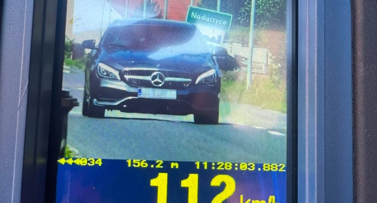 Kronika policyjna, Kierowcy Mercedesa dostali wysokie mandaty kilkanaście punktów! - zdjęcie, fotografia