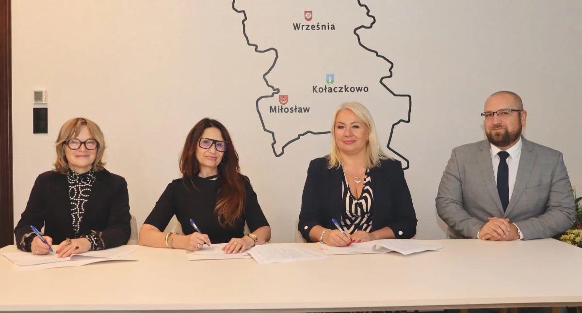 Inwestycje, Kolejny ambulans Powiatu Wrzesińskiego - zdjęcie, fotografia