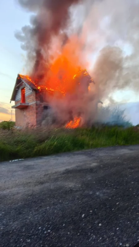 Pożar budynku przy Cegielskiego we Wrześni 