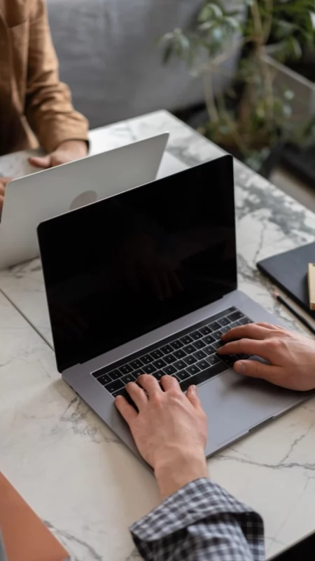 Szukasz sprawdzonego serwisu laptopów? Sprawdź te 5 rzeczy przed oddaniem sprzętu