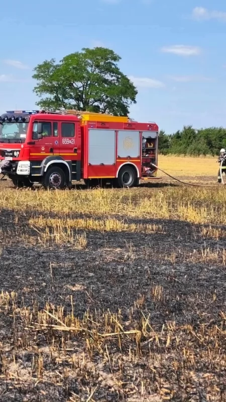 Strażacy i rolnicy razem walczyli z żywiołem (Galeria)