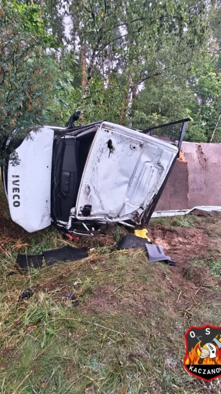 Wypadek z udziałem Iveco w Psarach Małych 