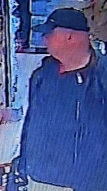 Kradzież w sklepie przy ul. Opieszyn. Policja szuka tego mężczyzny 