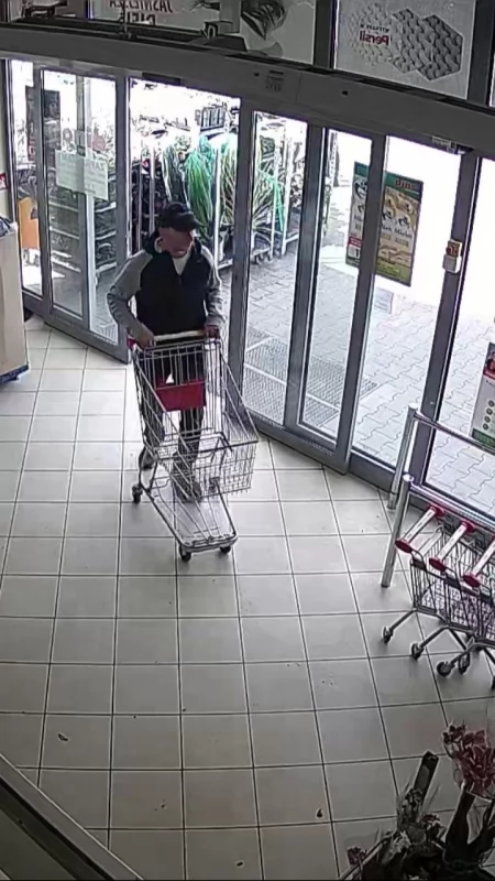 Kolejna kradzież w sklepie. Kolejny mężczyzna poszukiwany 