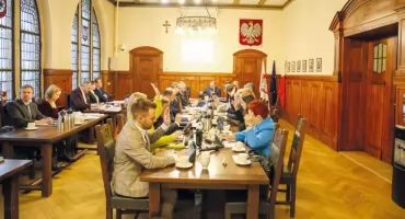 Rada Miejska we Wrześni przyjęła budżet 2025. Sprawdź jakie inwestycje! 