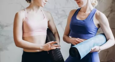 Jak wybrać idealną matę do jogi? Kompletny przewodnik dla początkujących