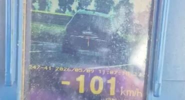 Ponad 100 km/h w terenie zabudowanym! Stracili prawo jazdy 