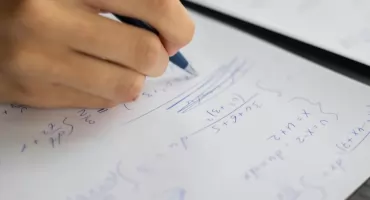 Matematyka w klasie 4 – jak skutecznie przygotować się do matury?