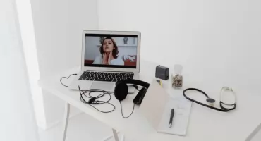 Jak działa konsultacja z lekarzem online krok po kroku?