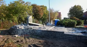 Trwa renowacja pomnika 68. Pułku Piechoty we Wrześni (zdjęcia)